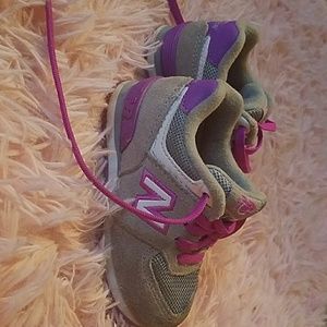 New Balance tennis shoes